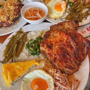 Tuyển 1 chị giúp việc nhà ( đi làm bao ăn ở lại ạ )