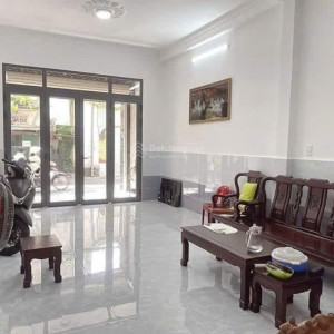 Nhà em ở Q4 - Cần tìm 1 cô giúp việc cho gia đình em - Làm ăn ở lại - Lương 12 triệu