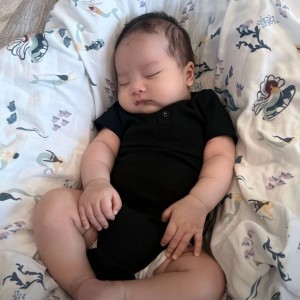 Nhà Có 2 Mẹ Con Thôi Nên Em Cần Tìm Chị Bảo Mẫu Đến Cham Bé 6 Tháng Tuổi Ở Trên Đương Hoà Hưng Quận 10,