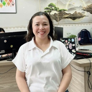 Em đang tìm việc cho cô Hằng xóm em ạ , đang tìm việc bao ăn ở lại ạ