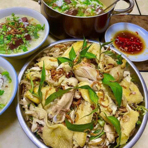 Gia đình em cần cô giúp việc tại nhà em, ăn ở lại nhà em  ở Sala Q2 Lương em gửi 13 triệu