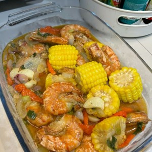 Nhà em ở mặt phố có 1 lầu trên đường Trần Cao Vân quận 3 SG. Cần tìm gấp 1 chị đến phụ việc nhà với em nha  !!!