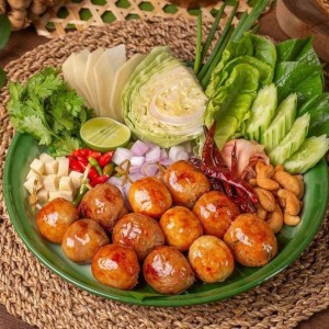 Với Mức Lương Từ 13 Triệu Có Bao Ăn Ở Lại, Có Chị Nào Nhận Việc Đi Làm Ngay Được Không !! Nhấc Máy Liền Cho Em Phương Liền Nha