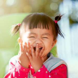 NHÀ EM ĐANG TÌM CÔ CHĂM BÉ MÁT TAY TẠI CHUNG CƯ RIVA PARK Q4