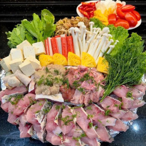 Gia đình em tuyển gấp 1 cô chuyên chăm bé giỏi đi làm bao ăn ở lại ạ