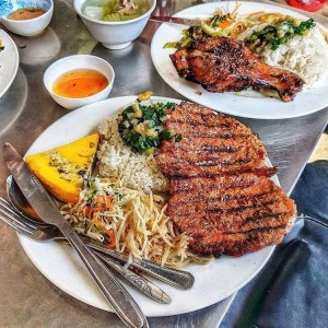 Gia đình em đang tuyển gấp ạ