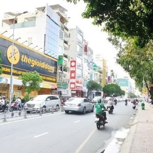 Em cần gấp 1 chị giúp việc nhà cho gia đình 2 vợ chồng và 2 cháu được 5 và 7 tuổi ở nhà 1 lầu ở đường Khánh Hội Quận4