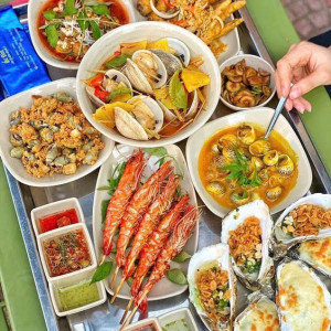 Tuyển gấp 1 cô chăm bé giỏi đi làm hao ăn ở lại ạ