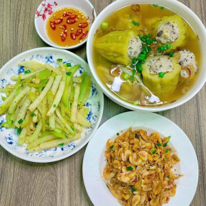 EM CẦN 1 CÔ GIÚP VIỆC NHÀ LƯƠNG 11 TRIỆU TẠI QUẬN 7 TRÊN ĐƯỜNG NGUYỄN VĂN LINH Ạ