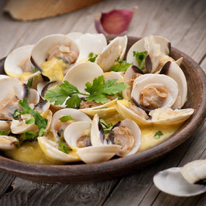 Nhà 1 trệt 1 lầu ở Quận 11 trên đường Lãnh Binh Thăng tìm gấp chị giúp việc lương 11tr bao ăn ở