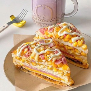 Tuyển gấp 1 cô nội trợ cho gđ em ạ