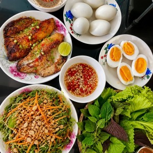 Nhà con có 1 gác lửng nằm trên đường Lê Đức Thọ  Quận Gò Vấp cần thuê một cô giúp việc ở lại lâu dài.