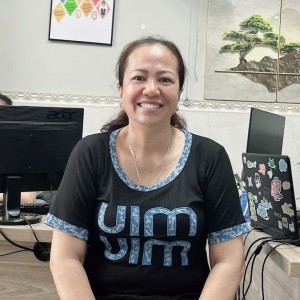 Em đang tìm việc cho chị Phượng mới ở quê lên ạ