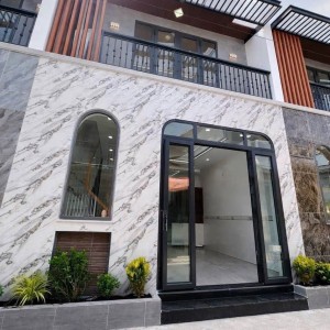NHÀ MẶT TIỀN Ở NGAY  ĐƯỜNG THĂNG LONG- TÂN BÌNH CẦN CHỊ VỀ PHỤ TRÔNG COI NHÀ CỬA