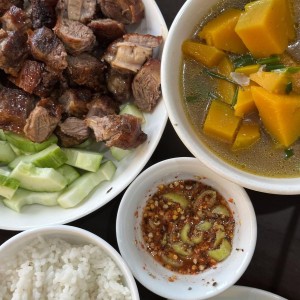 Nhà 1 trệt 1 lầu cần tìm chị giúp việc nhà, nấu ăn, dọn dẹp nhà cửa.