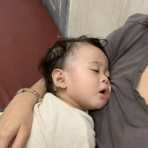 Vợ chồng em đang tuyển gấp 1 chị đến chăm bé nhà em được 4 tháng tại SALA QUẬN 2