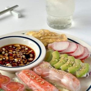 Tuyển 1 Chị Giúp Việc Nấu Ăn Đi Làm Bao Ăn Ở Lại A