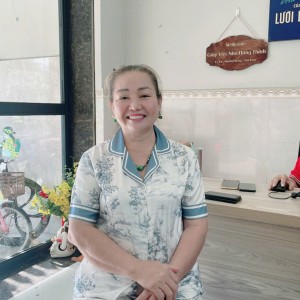 Chị Hà mới ở quê lên đang tìm việc ạ