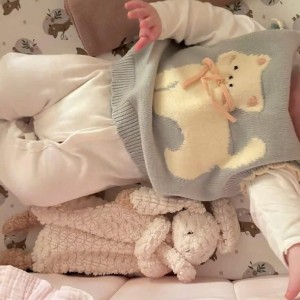 Vợ chồng em Hồng đang cần gấp chị bảo mẫu chuyên chăm bé ở Bờ Bao Tân Thắng – Tân Phú.LƯƠNG 14 TRIỆU BAO ĂN Ở Ạ