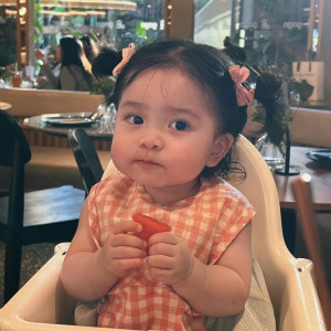 Em là mẹ đơn thân cần tìm gấp 1 chị chuyên chăm bé 9 tháng tuổi giúp em đi làm