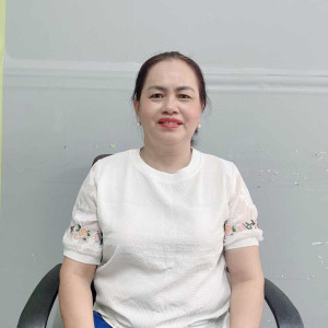 Chị Trần Thị Tuyết, sinh năm 1975, quê Thừa Thiên Huế - GIÚP VIỆC NHÀ, CHĂM ÔNG BÀ