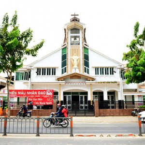 Gia Đình Ở Đối Diện Nhà Thờ Gò Vấp- Cần Cô Giúp Việc Nhà