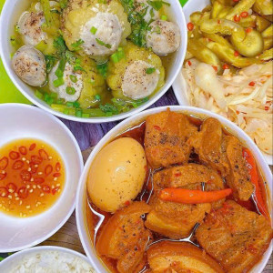 Em đang cần gấp 1 cô nấu ăn ngon đi làm bao ăn ở lại ạ