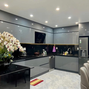 Tuyển gấp cho gia đình em ạ