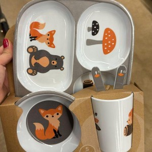 Nhà e Quỳnh cần tìm 1 chị trông em bé, ngay đối diện chợ Phạm Văn Hai Quận Tân Bình Lương 11 Triệu