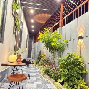Nhà 1 lầu trên đường Đoàn Văn Bơ quận 4, tuyển gấp 1 cô đến dọn dẹp nhà cửa nha.