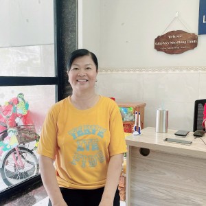Chị Hoa đang rất cần việc , đang tìm việc bao ăn ở lại ạ