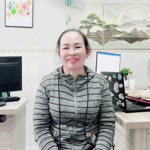 Em đang tìm việc cho cô nhà em ạ , cần việc bao ăn ở lại ạ