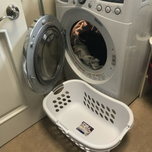 Chị gái e nđang tuyển gấp chị giúp việc nhà cho gd 3 người với mức lương 11triêu !