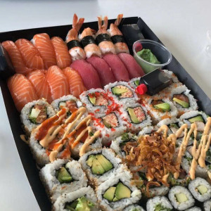 Tuyển gấp 1 cô đi làm sáng chiều ở Q3 ạ