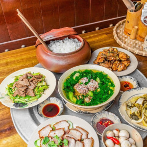 Em ở quận 3 trên đường Nguyễn Thiện Thuật cần gấp một chị giúp việc BAO ĂN Ở LẠI