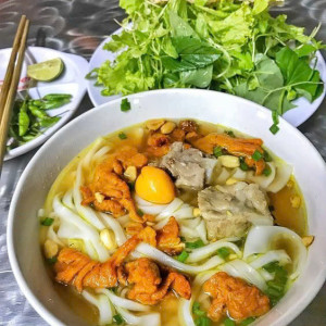 Tuyển gấp 1 cô chăm bé giỏi đi làm ở Q3 ạ