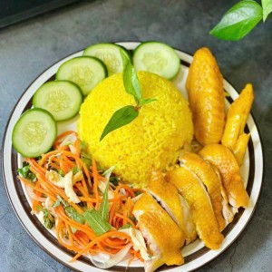 Chính chủ cần gấp 1 cô chăm bà có kinh nghiệm đi làm bao ăn ở lại ạ