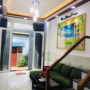 Em Tìm Một Cô Về San Sẻ Việc Nhà Cùng Vợ Chồng Em. Lương Tháng 10 Triệu