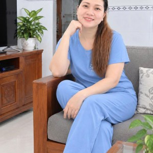 Chị Hương đang xin công việc sáng đi chiều về ạ