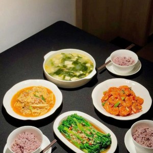 📢 TUYỂN GẤP CÔ CHĂM BÉ – BAO ĂN Ở LẠI