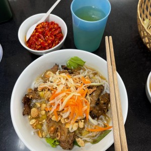 Gia Đình Em Có 4 Người Lớn Không Có Trẻ Nhỏ Hay Người Già Gì Cả Em Đang Cần Tìm 1 Chị Giúp Việc Nhà Ăn Ở Lại Để Hỗ Trợ Dọn Dẹp, Nấu Ăn Đơn Giản, Giặt Ủi Quần Áo.