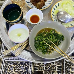 Nhà em cần tìm gấp cô giúp việc nhà ở Quận 7. Công việc chỉ là dọn dẹp nhà cửa và nấu những bữa cơm gia đình đơn giản.