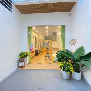 Góc Tuyển Ngay Cô Giúp Việc Nhà, Làm Ăn Ở Lại Luôn. Với Mức Lương Cao Và Hậu Hĩnh Nhất Sg !!!