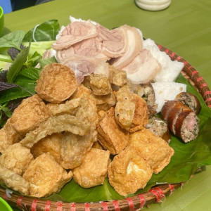 Sáng nay nhà em đang tìm gấp 1 chị về lo việc nhà cửa tại đường Tô Hiến Thành Quận 10