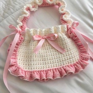 Em cần tìm 1 cô chăm bé gần 1 tuổi, nhà e ở Âu Dương Lân Q8 Lương 11 triệu ạ