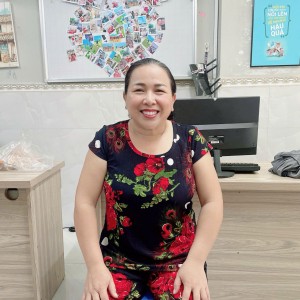 Chị Hương nhanh nhẹn chịu khó đang tìm việc ạ