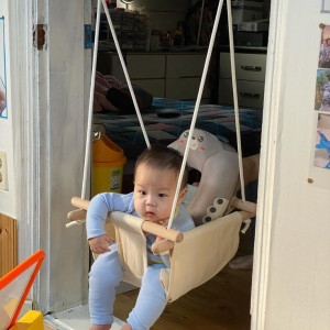 Tìm chị về phụ trông trẻ cho gia đình em. Bé nhà được 5 tháng rồi.