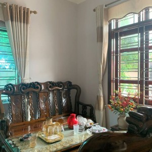 - Nhà 1 trệt 1 lầu cần tìm chị giúp việc nhà, nấu ăn, dọn dẹp nhà cửa.