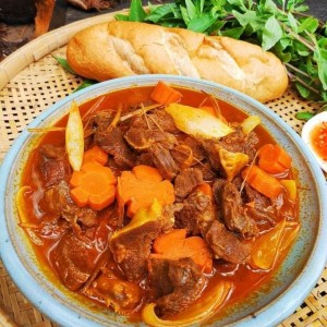 Con đang cần gấp cô giúp việc cho gia đình ở quận Tân Phú. Lương bao ăn ở 11 triệu