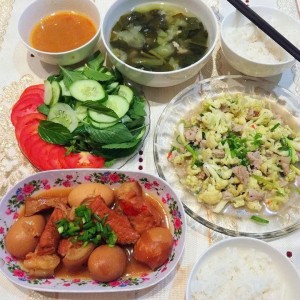 Em Cần 1 Chị Về Lo Cơm Nước Và Dọn Dẹp Nhà Cửa Cho Gia Đình Em Ở Vinhomes Nguyễn Hữu Cảnh Quận Bình Thạnh Lương 13 Triệu Ạ